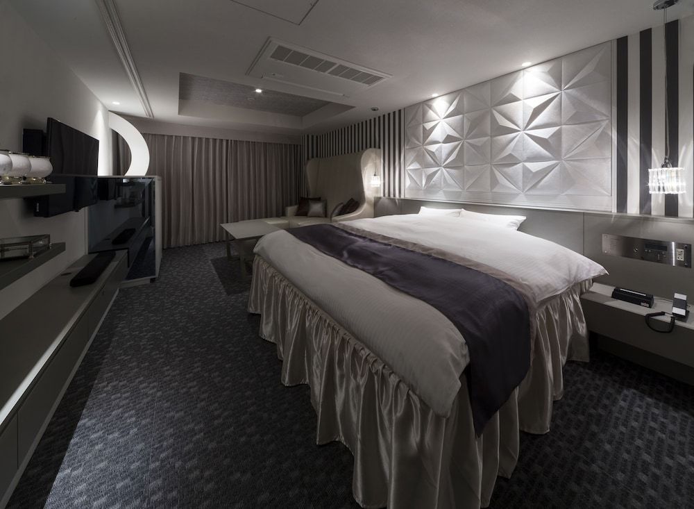 N Hotel [Non-Smoking]Deluxe Double Room, 1 King Bed 2