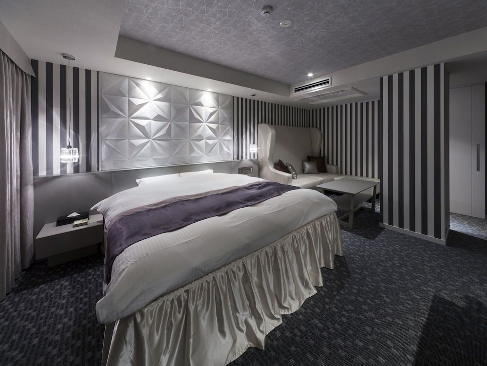 N Hotel [Non-Smoking]Deluxe Double Room, 1 King Bed 3