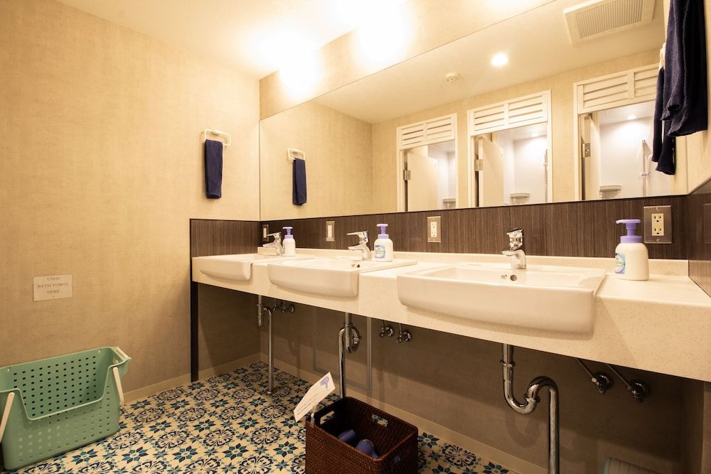 Trip & Sleep Hostel Twin Room 9