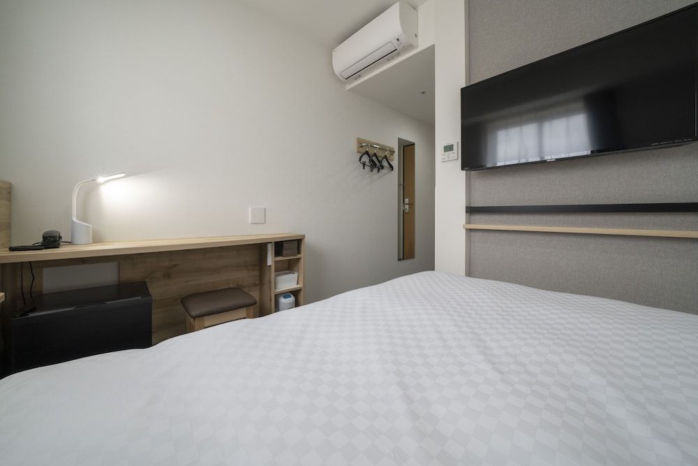 Washington R&B Hotel Nagoya Shinkansenguchi Standard Double Room, Non Smoking 3