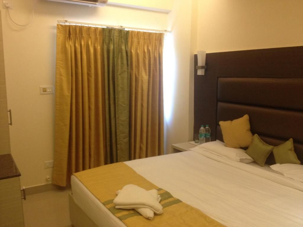 DELUXE, DOUBLE BED