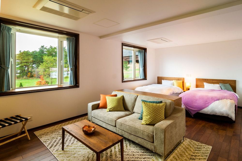 Deluxe Twin Room, Private Bathroom