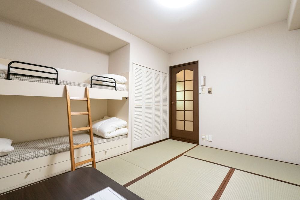 Apartment (805)