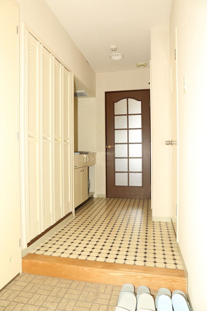 Apartment (211)