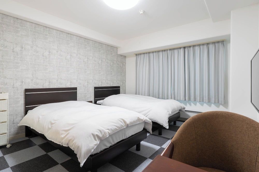 Apartment (707)