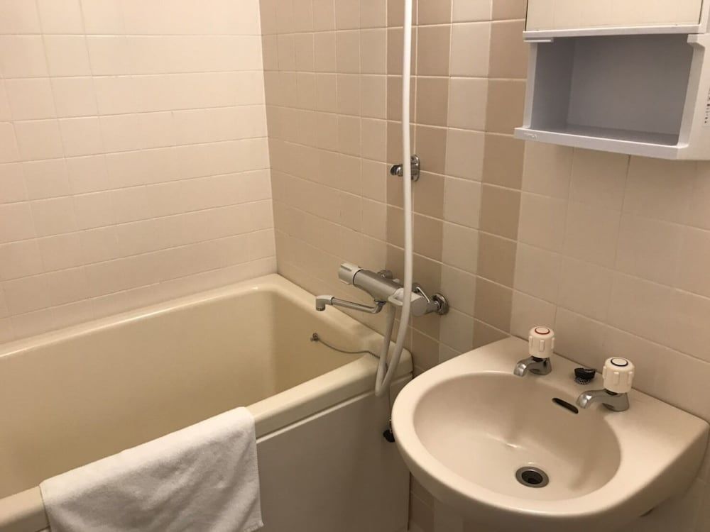 Apartment (512)