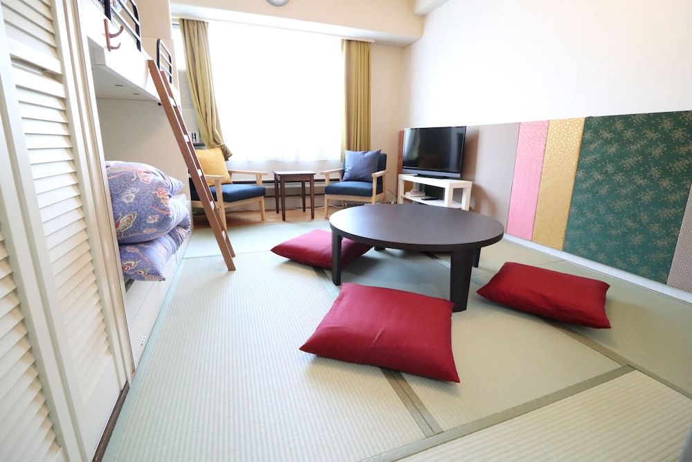 Apartment (407)