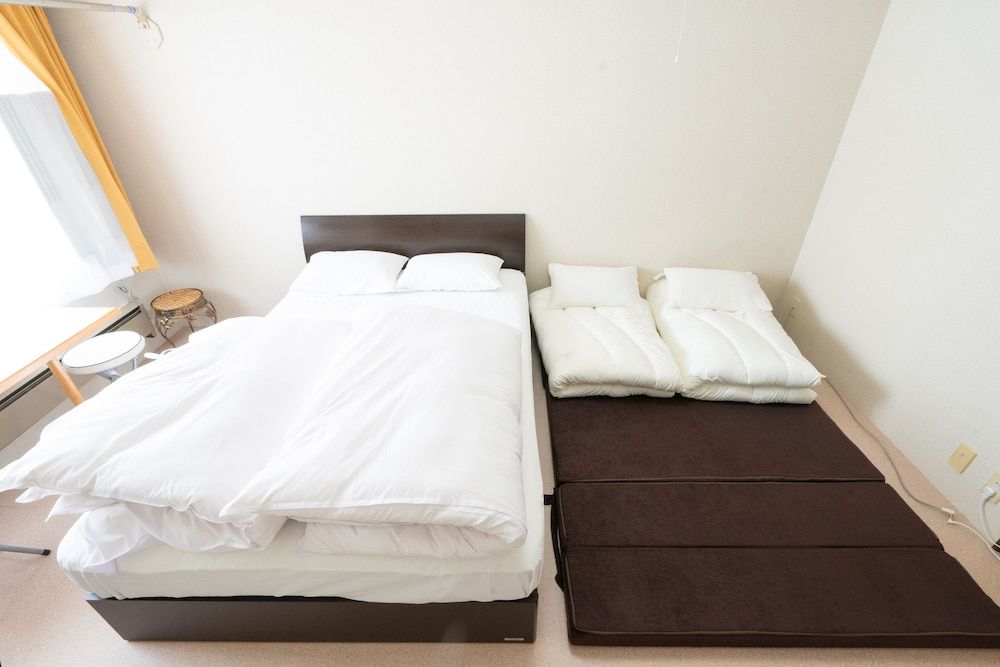 Apartment (411)
