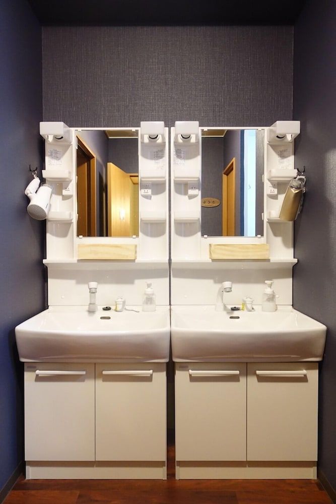 Guesthouse Mew Basic Twin Room, MOMIJI 11