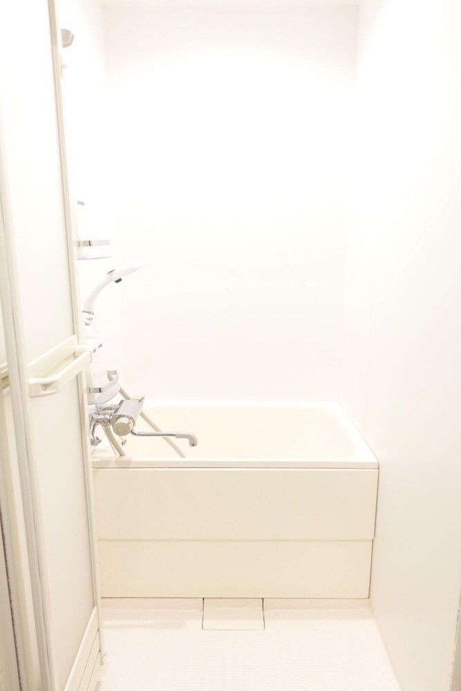 Guesthouse Mew Basic Twin Room, MOMIJI 13