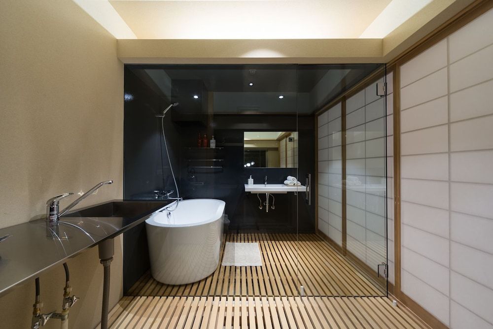 Lica's Room Traditional Apartment 7