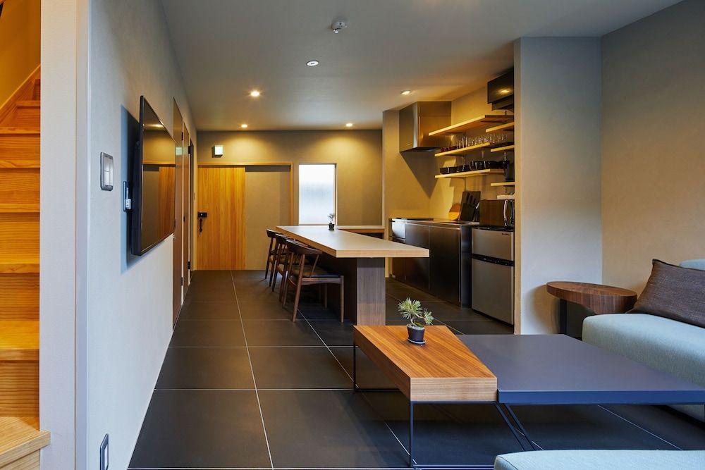 undefined HANARE KYOTO Hachijoguchi 4