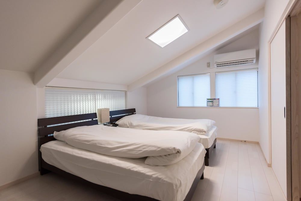 undefined Happy House 4