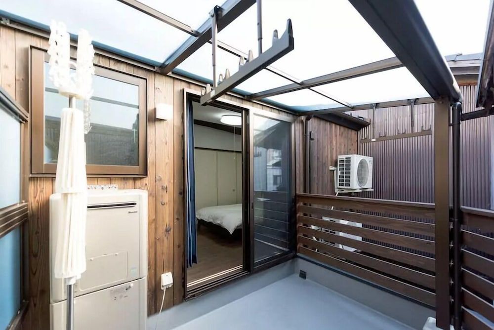 undefined Fans House 8