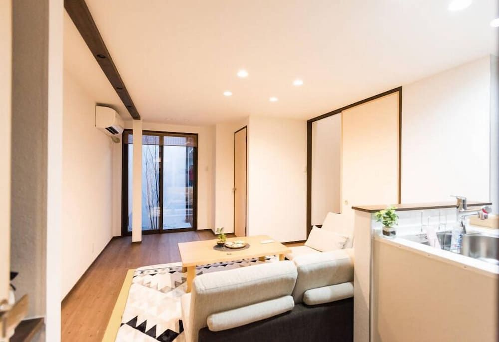 undefined Fans House