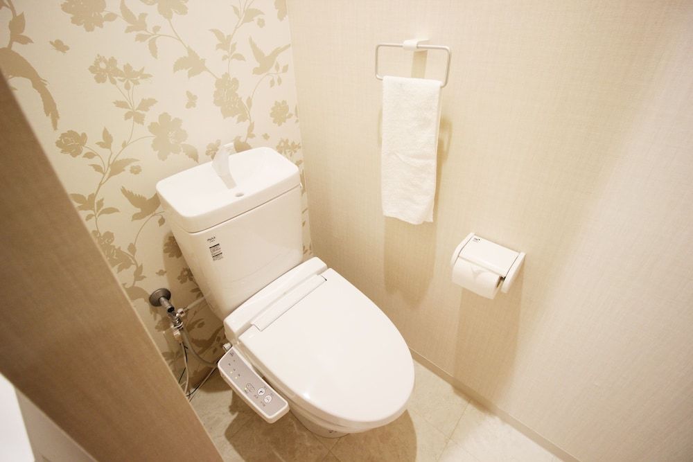 AKARI Higashiyama Nijo Triple Room B 9