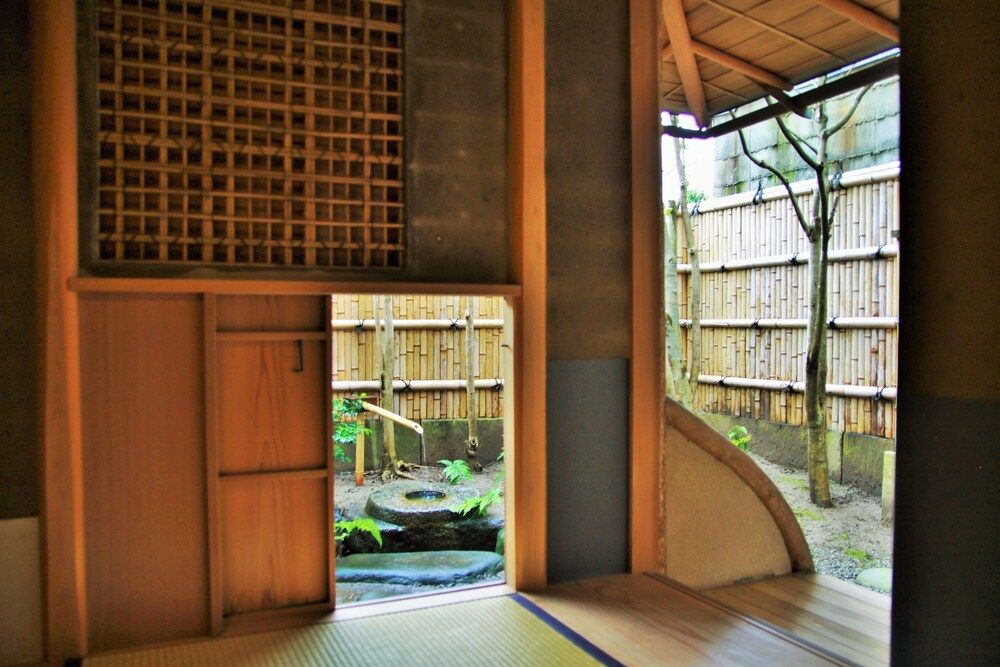 undefined Cottage EMI 4