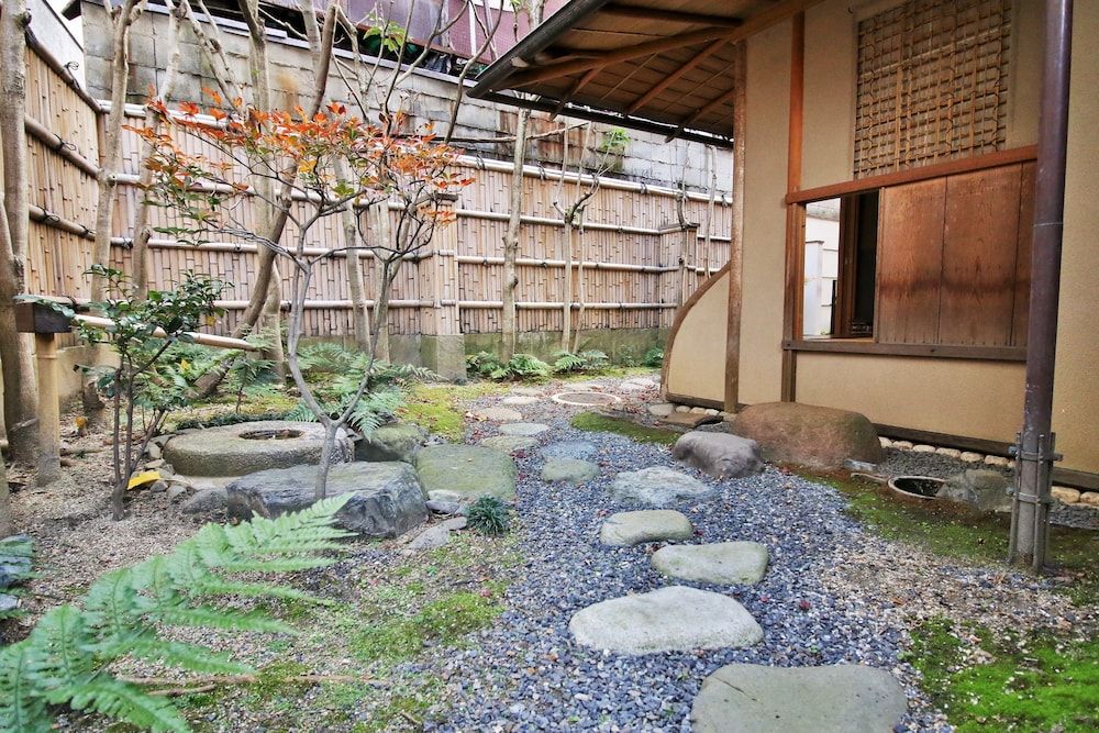 undefined Cottage EMI 6