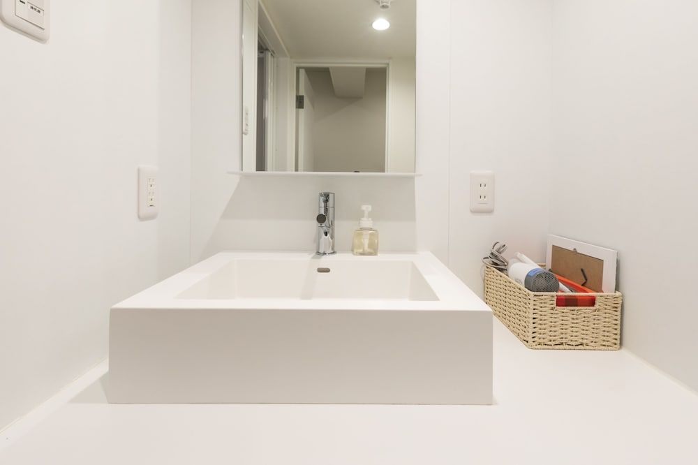 Enzo Kyoto Gojo Standard Triple Room (No Kitchenette) 4