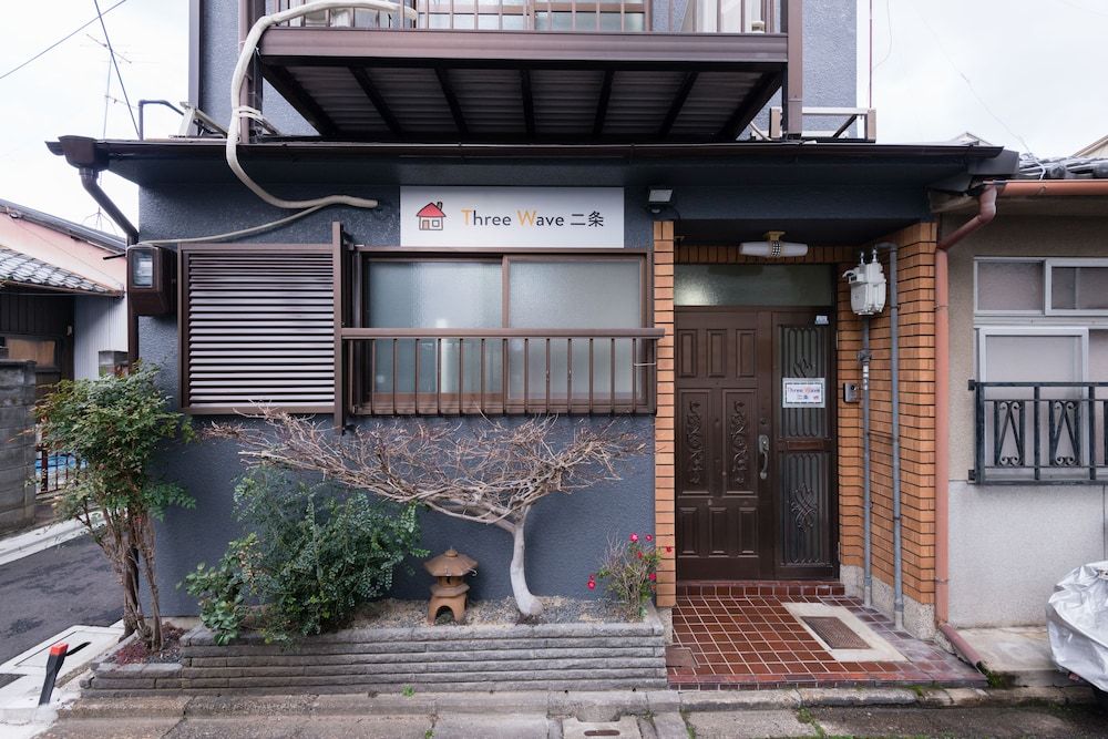 undefined Three Wave Nijo