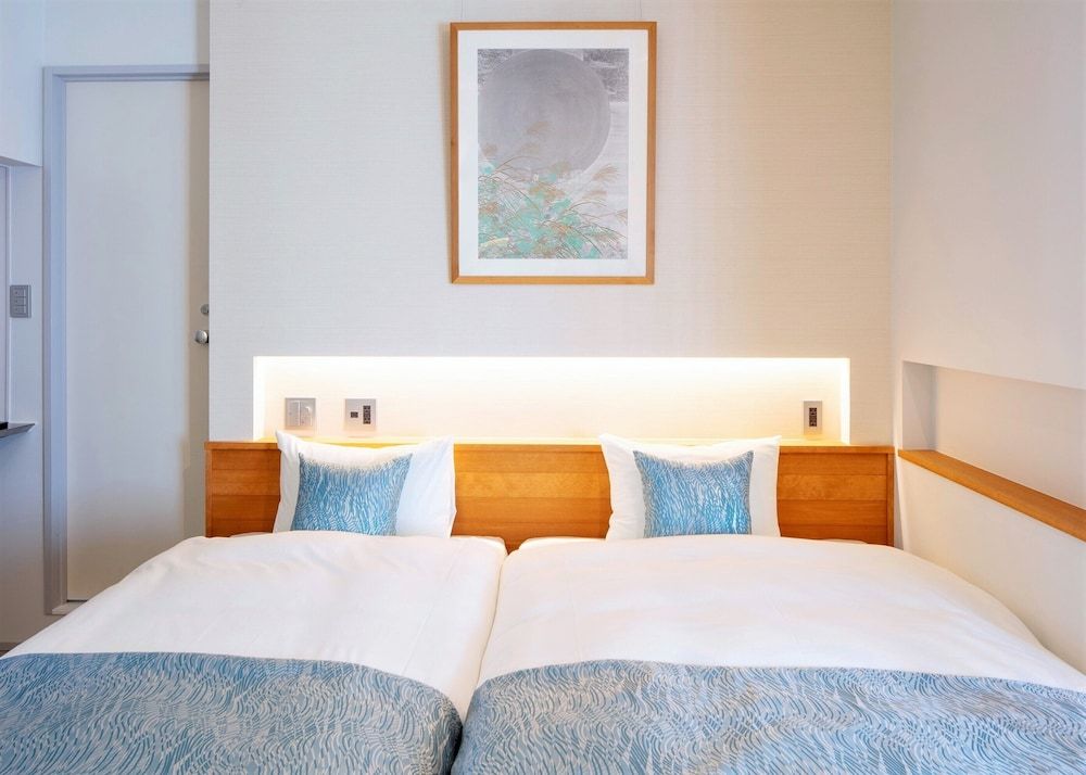 Tanakaya Kyotokarasuma Superior Twin Room (with Japanese Style Room) 11