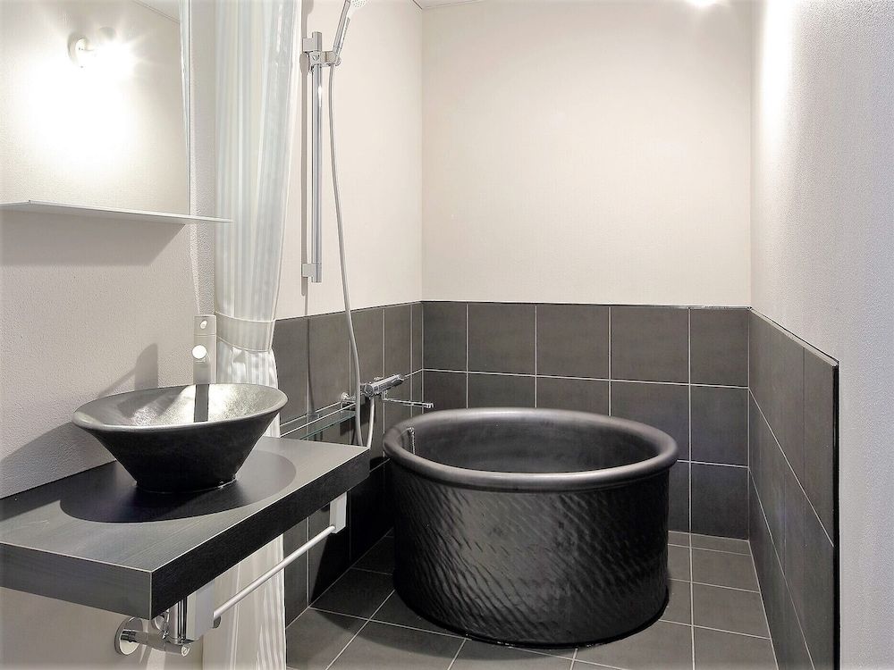 Tanakaya Kyotokarasuma Superior Twin Room (with Japanese Style Room) 25