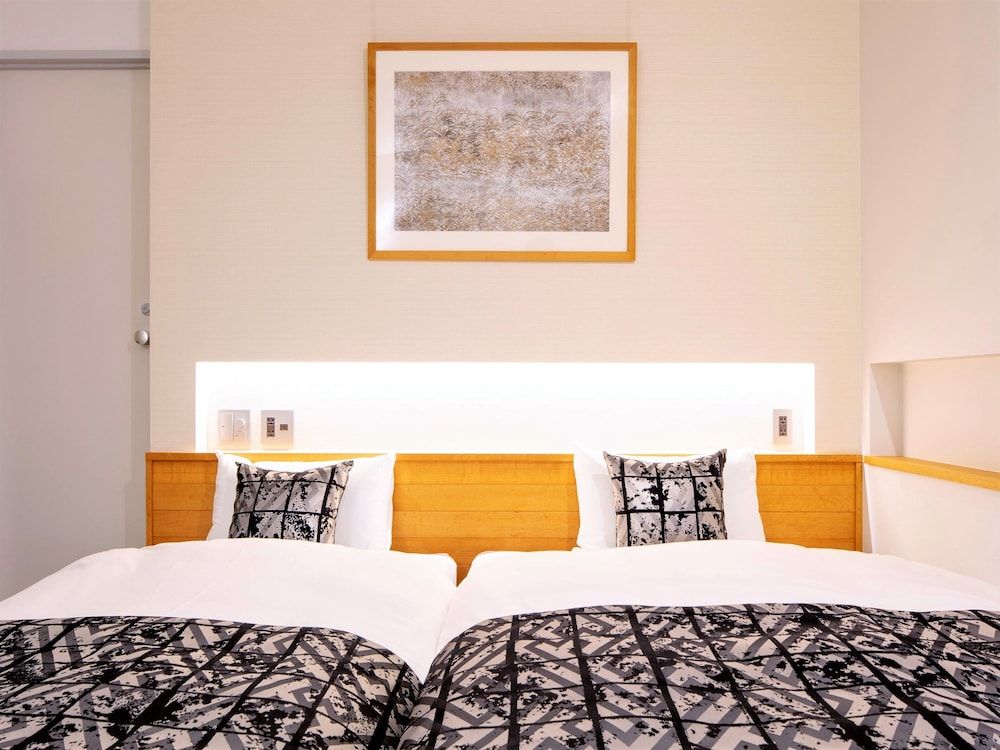 Tanakaya Kyotokarasuma Superior Twin Room (with Japanese Style Room) 13