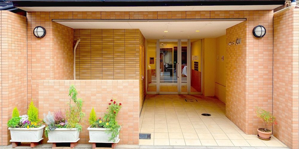 undefined Roanne Higashiyama 7