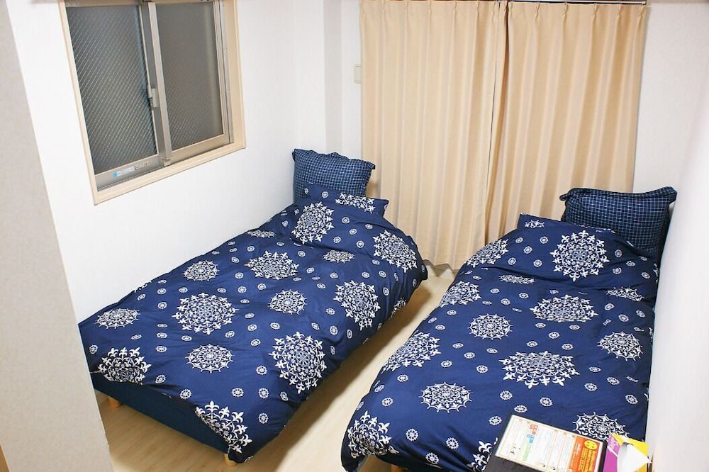 undefined Roanne Higashiyama 9