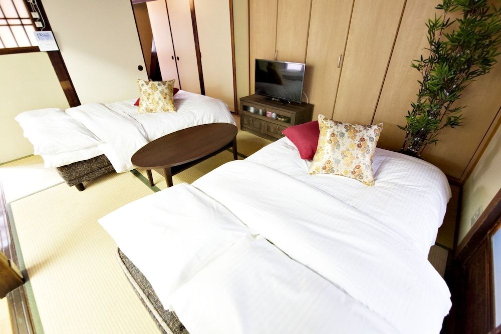 undefined Kochonoyume Nanajokawaramachi 10