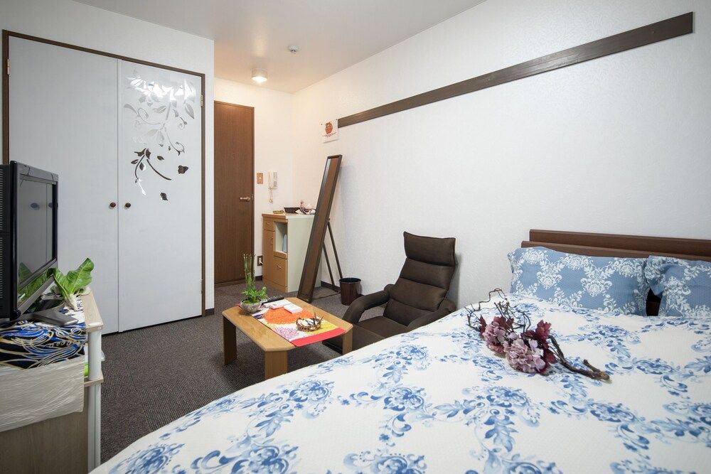 undefined Tatsuya house 202 4