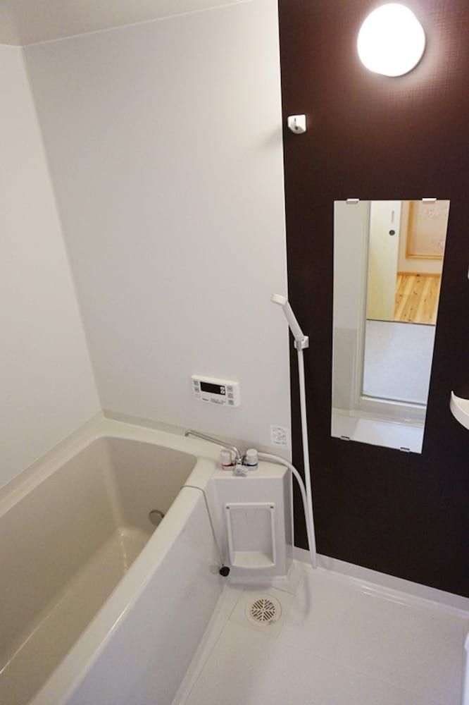 Deep Soaking Bathtub