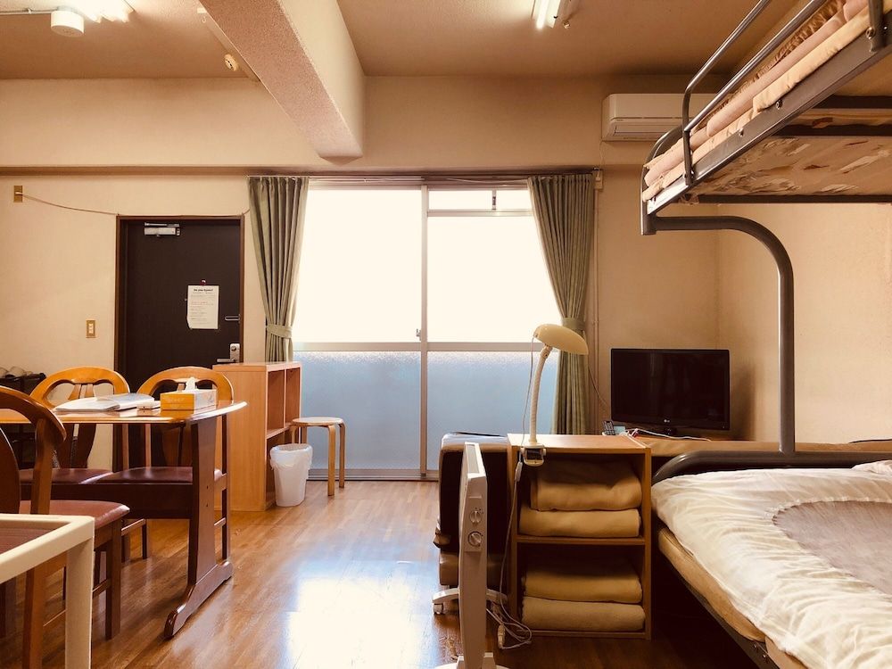 Room for 5 People