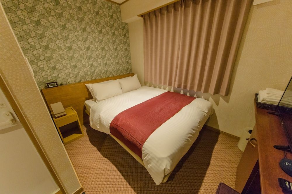 Standard Double Room, Smoking