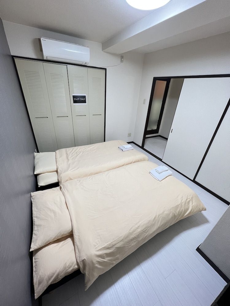 undefined Gojo sefi-apartment 101