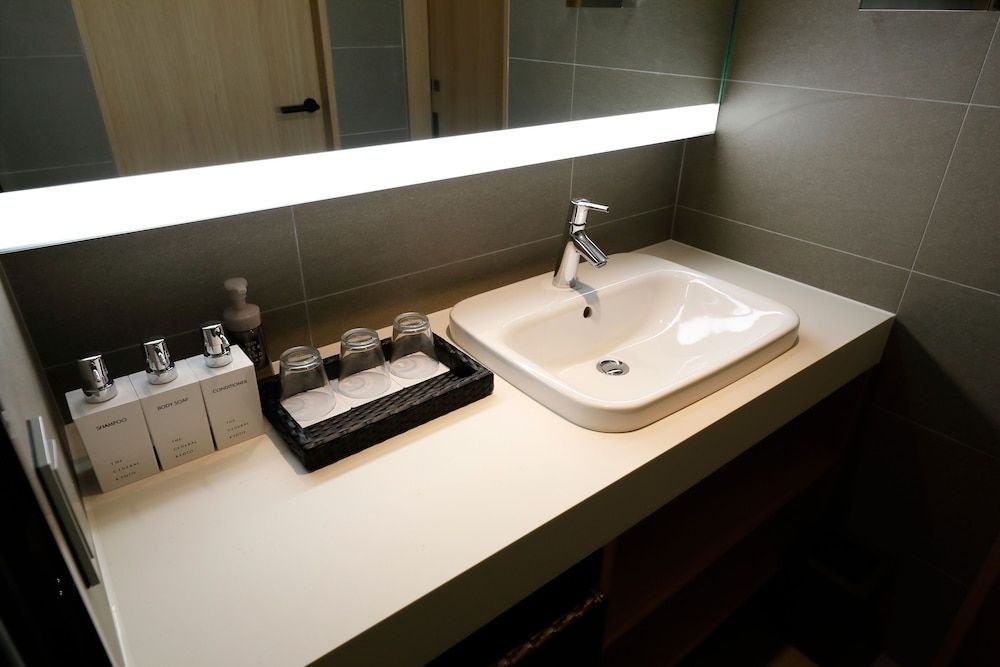 THE GENERAL KYOTO Bukkoji Shinmachi Superior Twin Room, Non Smoking (Up to 3 people aged 6 and above) 9