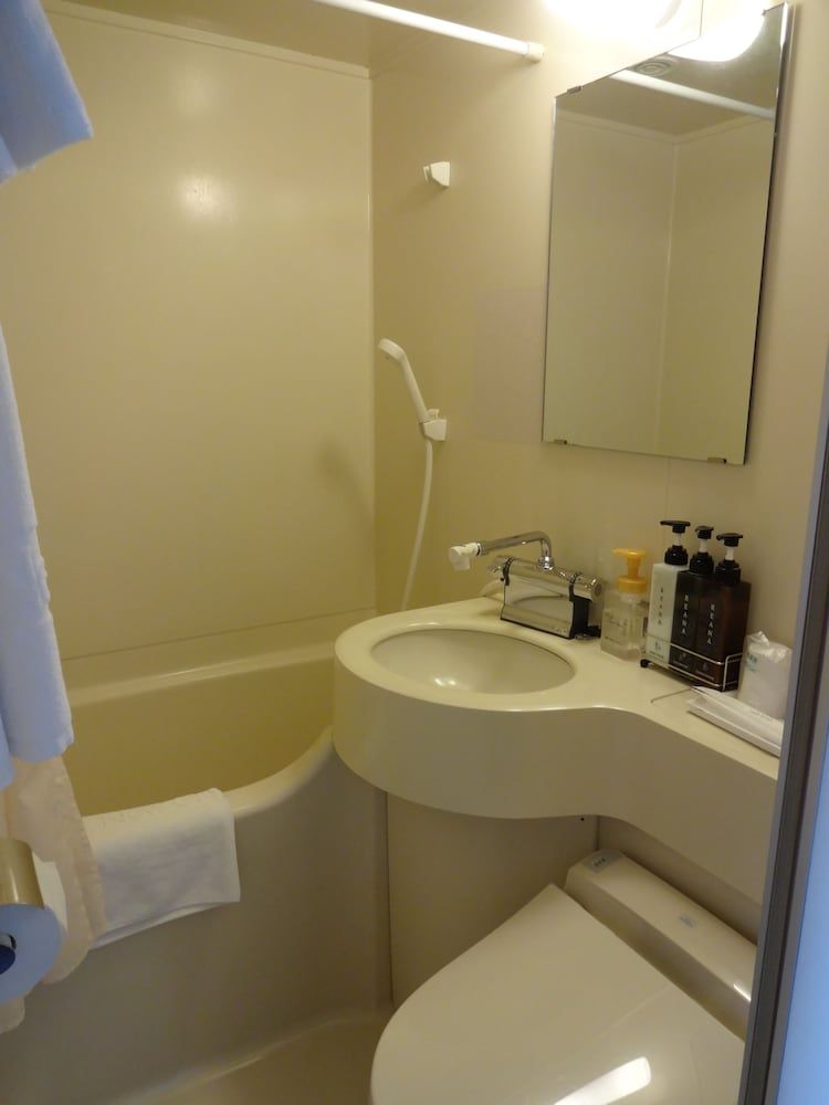 Semi Double Room, Smoking