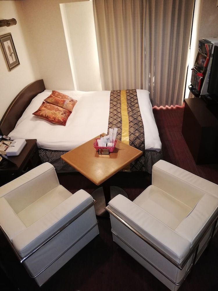 Double Room (Large)