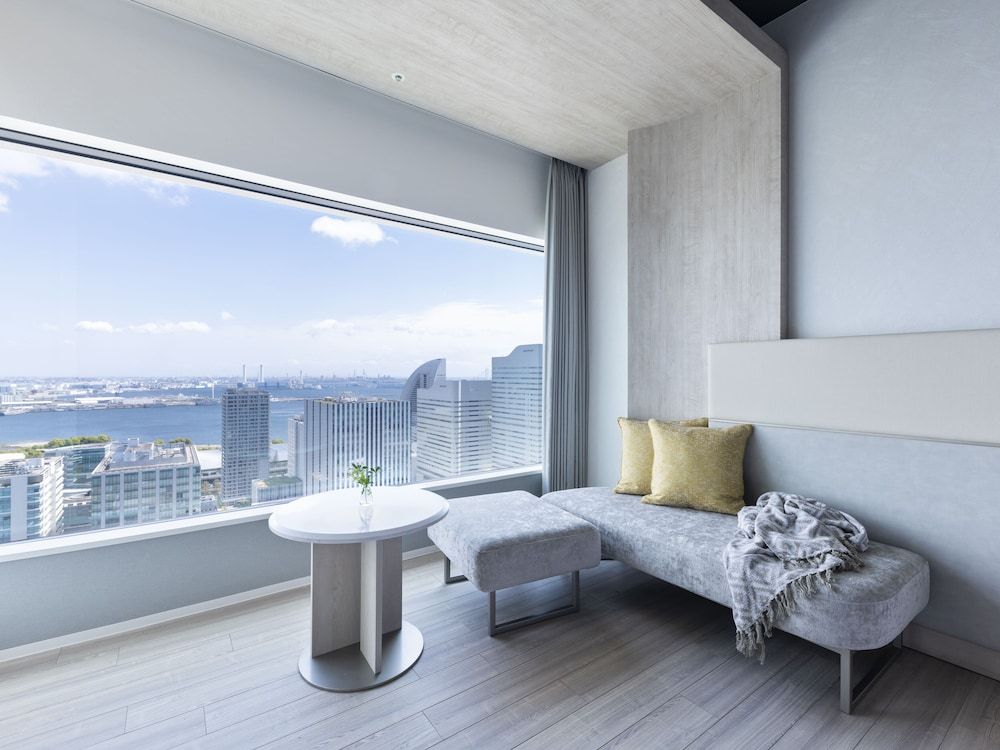 Mitsui Garden Hotel Yokohama MM Premier Deluxe , 1 bed King, Non Smoking 6