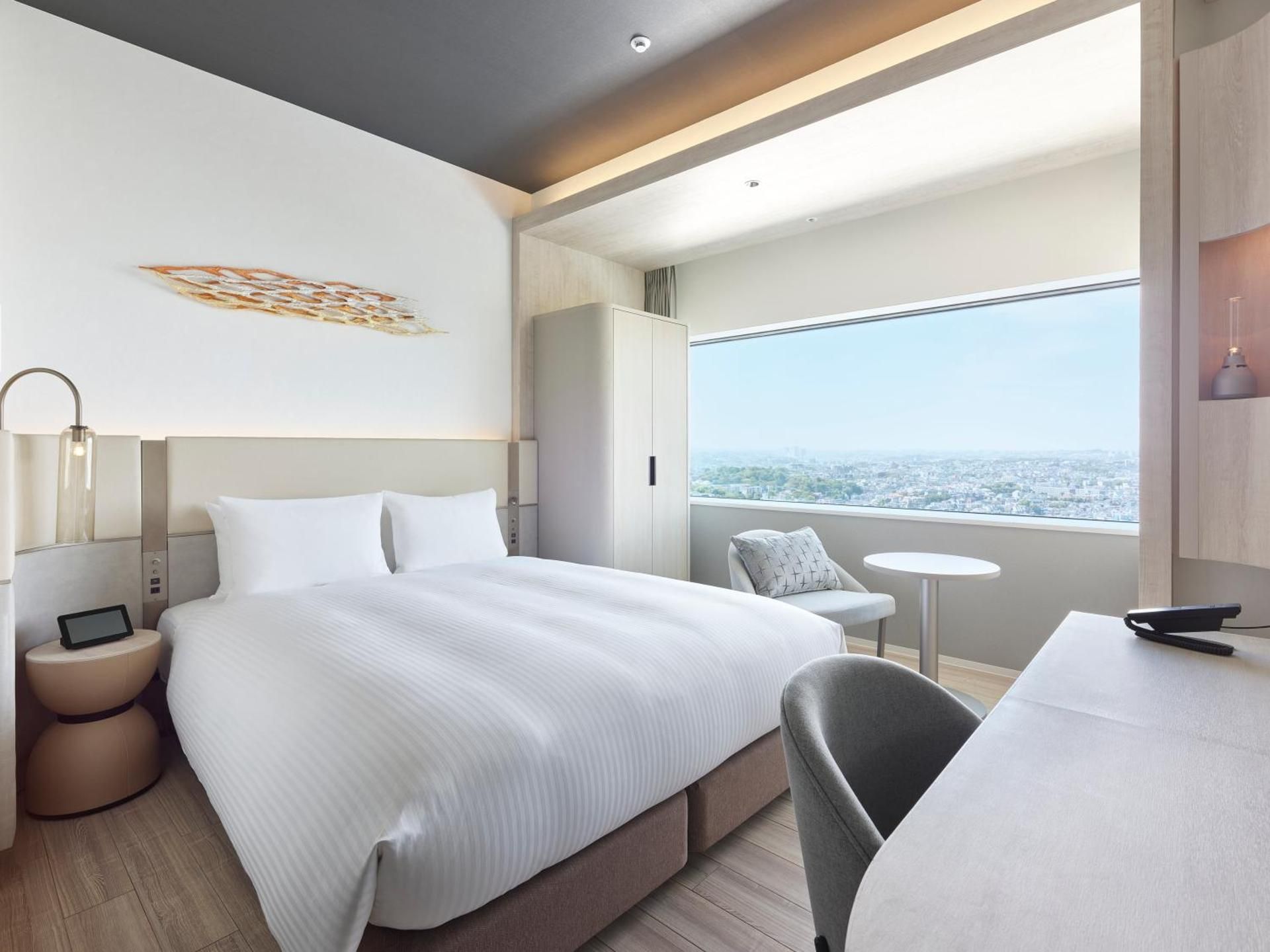 Superior - 1 Queen Bed with Washing Machine