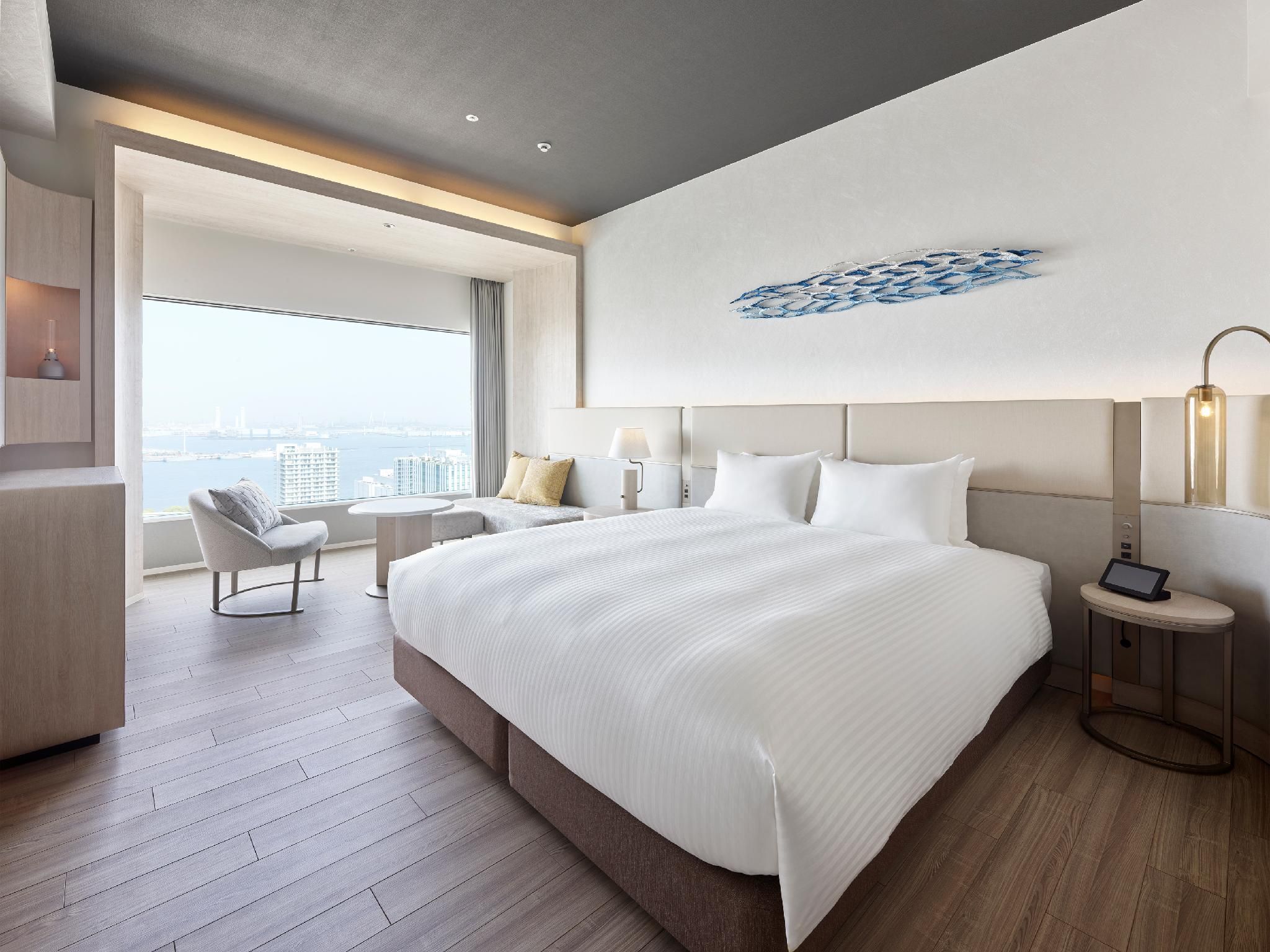 Deluxe - 1 King Bed