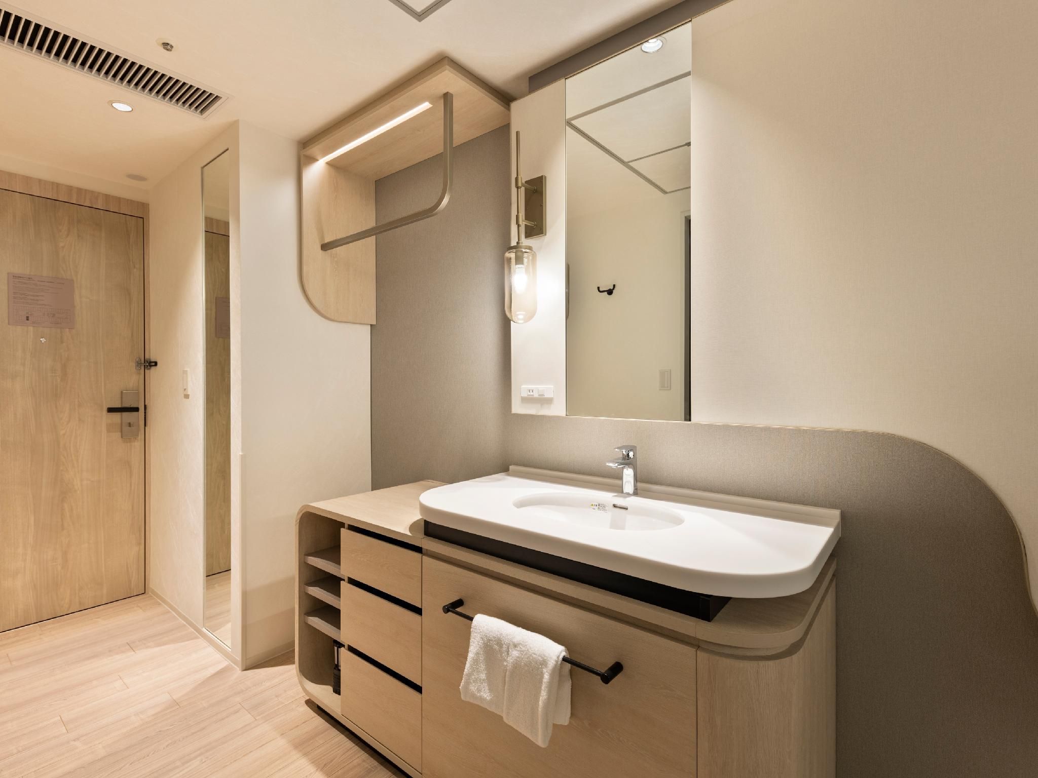 Deluxe - 2 Beds 1 Extra