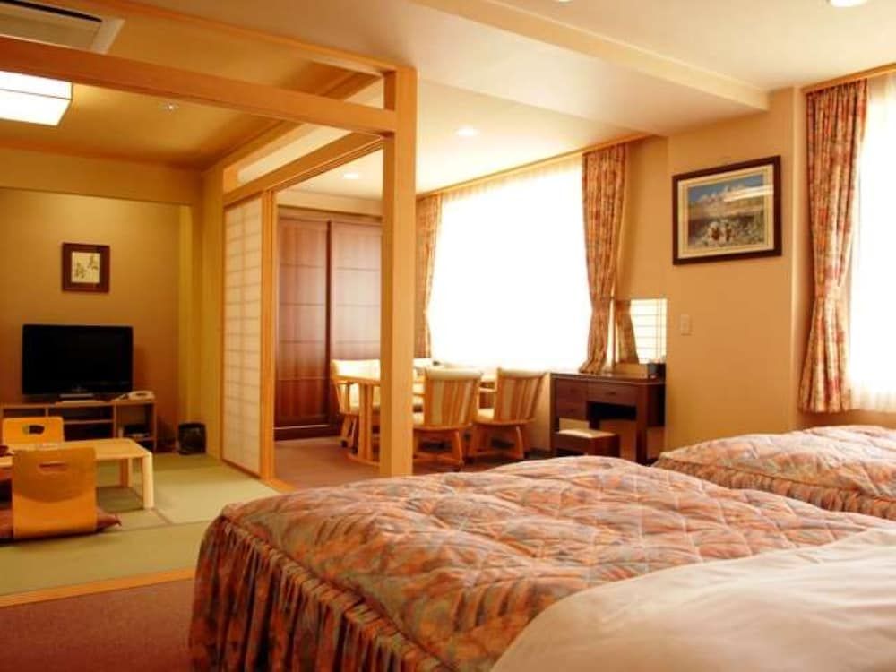 Special Japanese Style Room for 4 people, Living Room and Twin Room