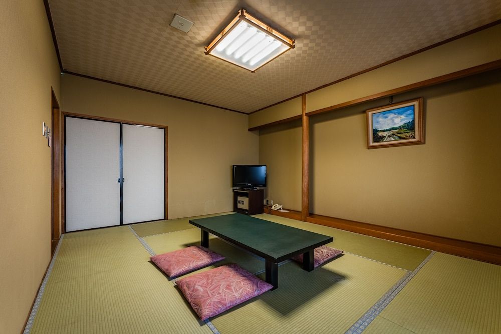 Japanese Room up to 4 guests (Non-Smoking)