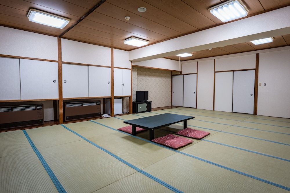 Japanese Room up to 10 guests with Shared Shower (Non-Smoking)