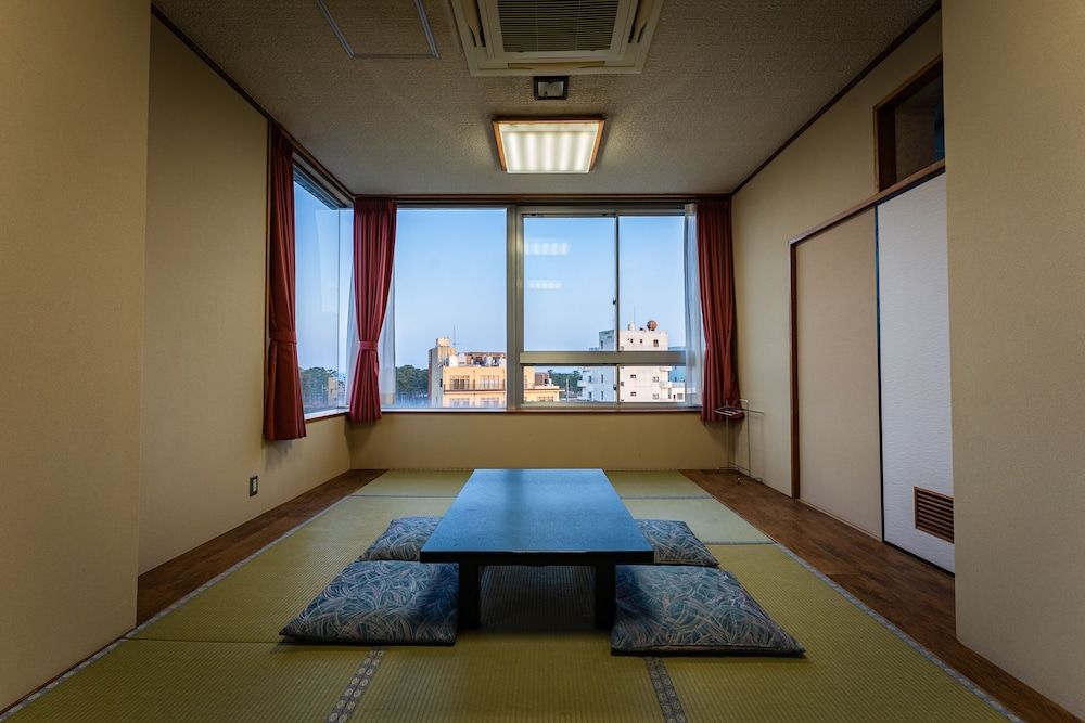 Japanese Room up to 4 guests with Shared Shower (Non-Smoking)