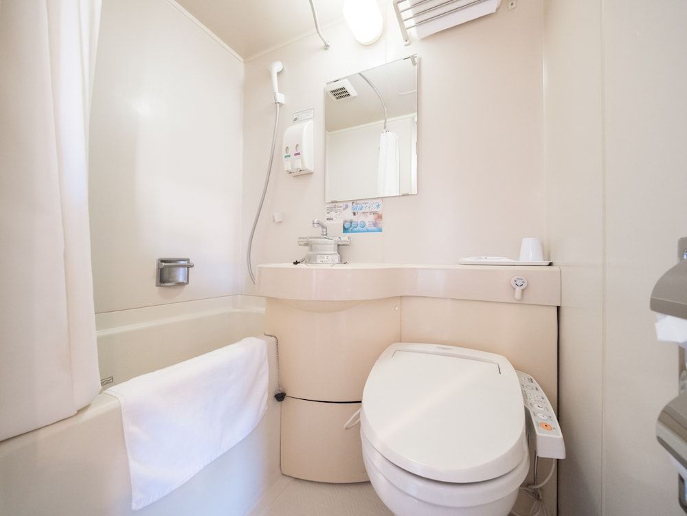 Semi Double Room, Smoking