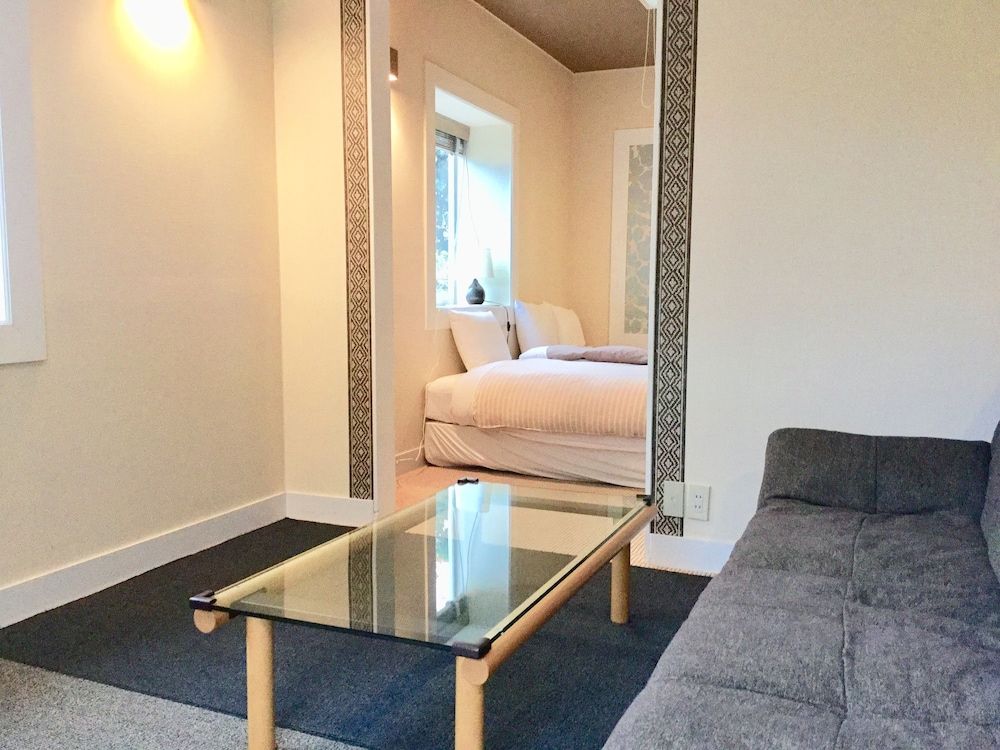 Deluxe Western Style Room, Pet Allowed