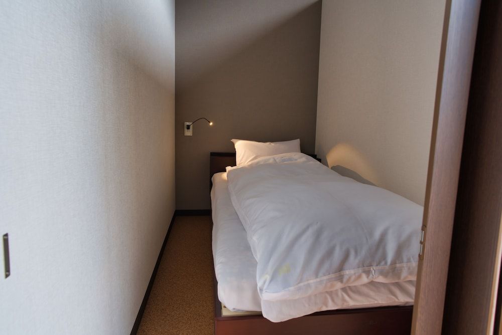 Hostel (Dormitory Room, Mixed)