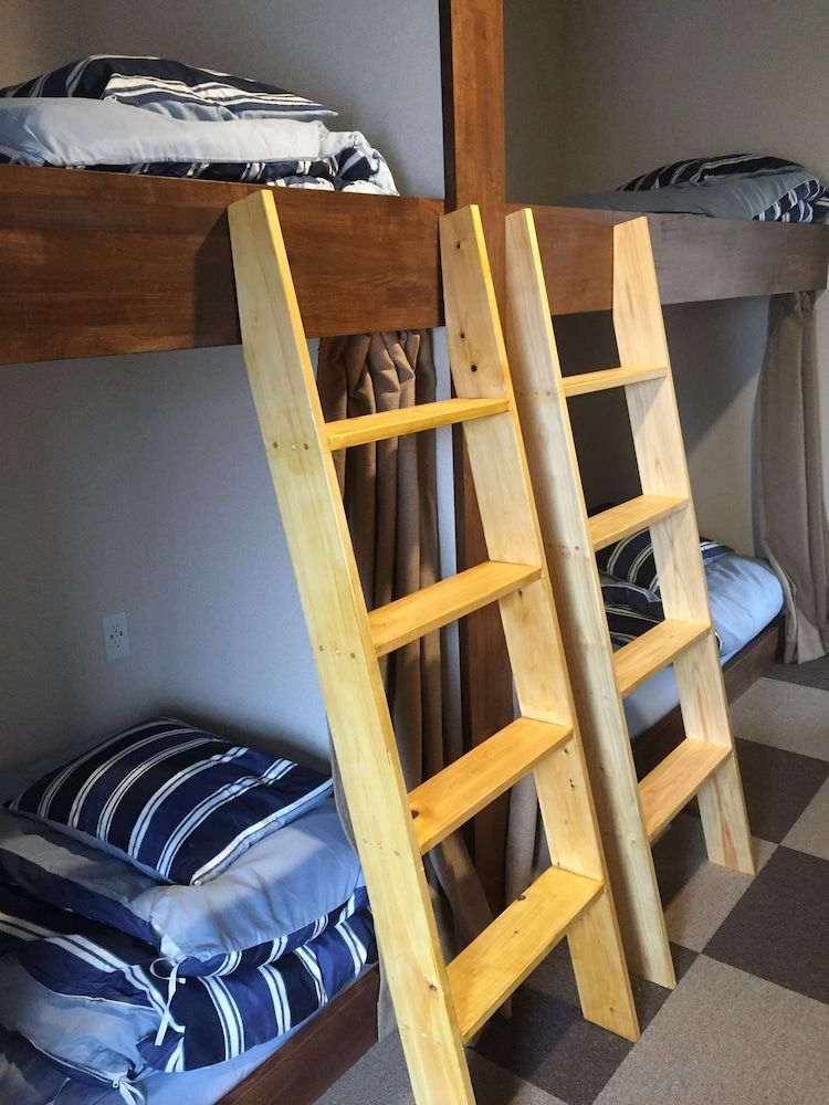 Shared Dormitory, Women only
